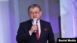 Эмил Үмөталиев.