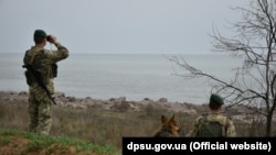 Ukraine -- Ukrainian borderguards step up security measures due to the explosion in Kerch, 17oct2018