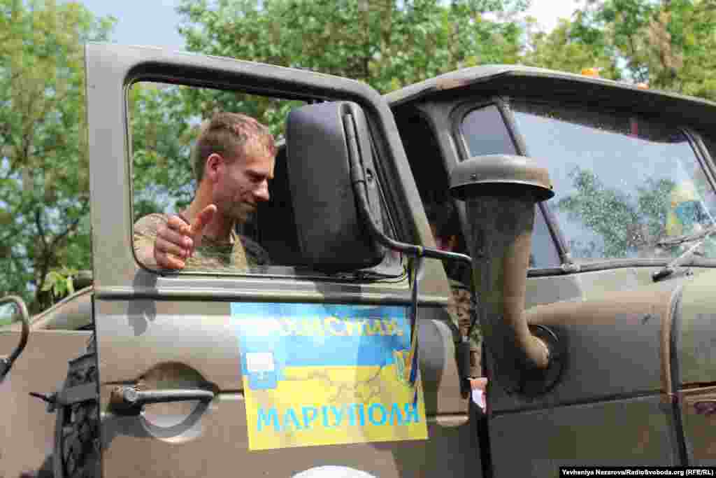 Пальне до місця розташування батальйону доставляють військовими бензовозами з-під Маріуполя
