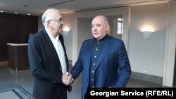 Վրաստանի վարչապետի հատուկ բանագնաց Զուրաբ Աբաշիձեն (ձ) և Ռուսաստանի նախկին փոխարտգործնախարար, սենատոր Գրիգորի Կարասինը: