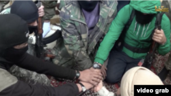 Сириядагы өзбек согушкерлери молдо Омарды колдоого ант берүүдө.