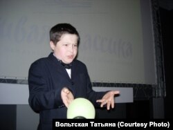 Максим Вахмин, Тюменская область: Елена Габова. "Не пускайте рыжую на озеро"