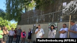 Протест під посольством України у Празі, Чехія, 8 травня 2016 року 