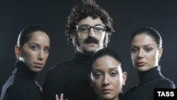 Stefane & 3G strike a pose.