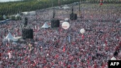 "Адилеттик жүрүшүнүн" Стамбулдагы жыйынтыктоочу митинги. 9-июль, 2017-жыл.