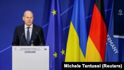 «Якщо нас попросять, ми також поговоримо з російським президентом» – Шольц