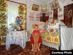 Палесьсе. Народная лекарка Маша зь любімым унукам