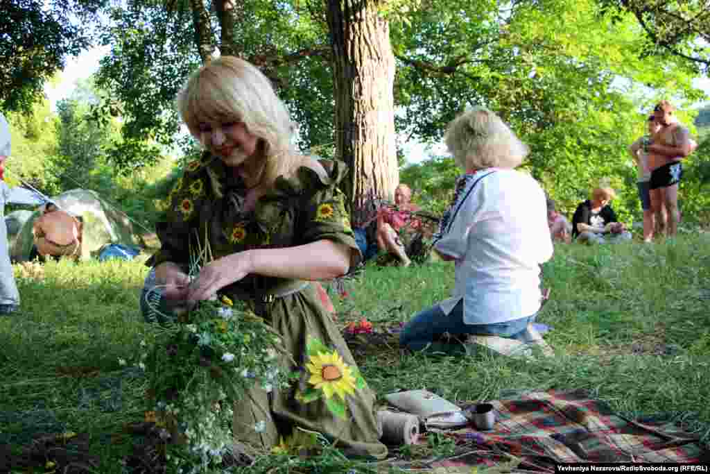 Народні повір&rsquo;я твердять, що зібрані в ніч на Івана Купала чи вранці рослини мають особливу, надзвичайну силу.&nbsp;Кожна квітка чи трава, що вплітається у купальський вінок, має своє символічне значення
