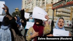 آرشیف- شماری از زنان معترض در شهر کابل