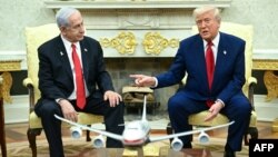 Американският президент Доналд Тръмп се срещна с израелския премиер Бенямин Нетаняху в Овалния кабинет в Белия дом на 7 април 2025 г.