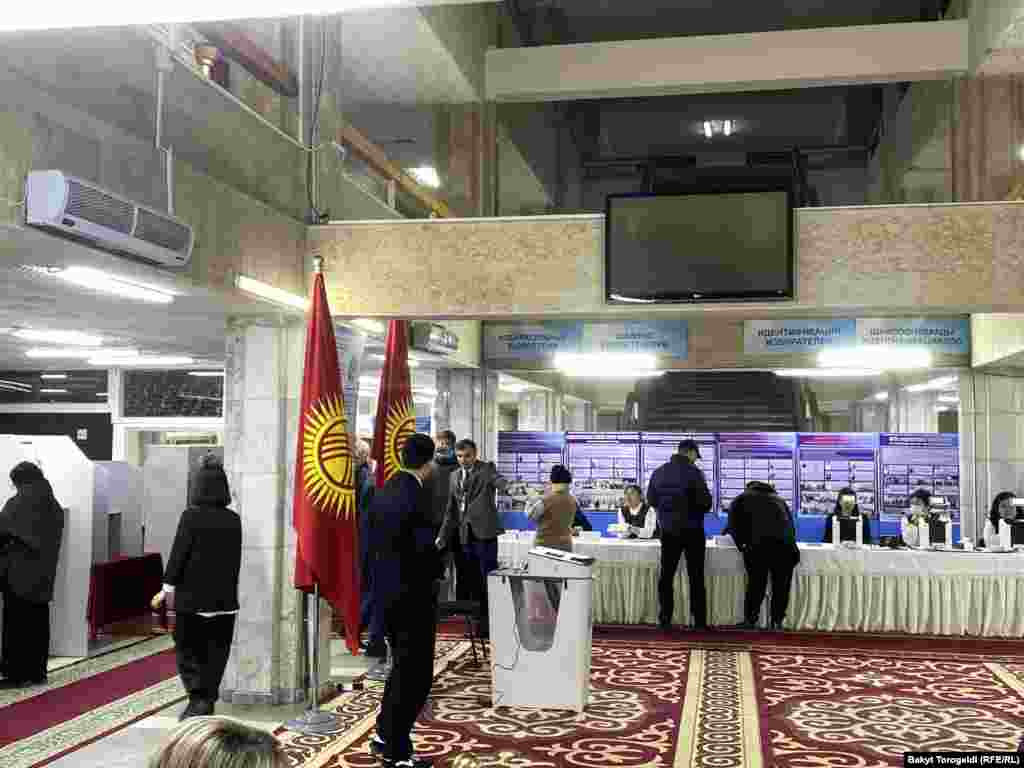 Жогорку Кеңешке депутаттарды шайлоо. 2025-жыл, 30-ноябрь. Бишкек.