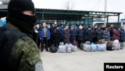 Підтримувані Росією угруповання «ДНР» і «ЛНР» видали Україні 12 військових і 64 цивільних