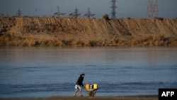 Ўзбек-афғон чегараси (архив сурати)