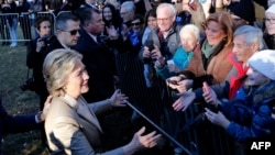 Хиллари Клинтон после голосования на избирательном участке в Чаппакуа