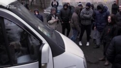 Активісти блокують виїзд з Лук'янівського СІЗО (відео)