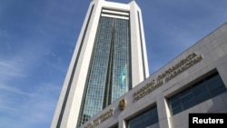 Здание мажилиса парламента