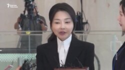 Сеул: Экс-президенттин аялы "пара алган" деп камалды