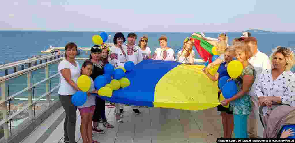 &laquo;Біля моря добре, та треба збиратися далі&raquo;, &ndash; думає собі український жовто-блакитний