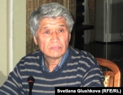 Серикбай Алибаев, председатель астанинского филиала партии ОСДП "Азат". Астана, 18 октября 2011 года.