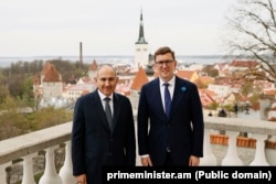 Прэм’ер-міністар Армэніі Нікол Пашыньян і прэмʼер-міністр Эстоніі Крыстэн Міхал. Талін, 28 красавіка 2025 году