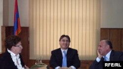 Армен Геворкян представляет нового губернатора Ширакской области Ашота Гизиряна