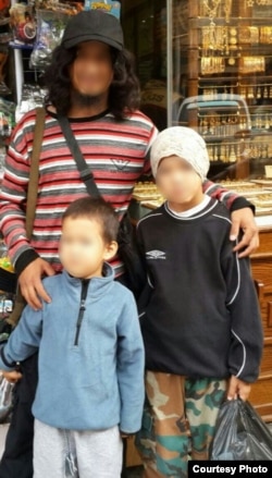 Семья казахов в Сирии.