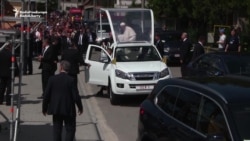 Pope Francis Beatifies Communism Victims, Visits Romany Minority