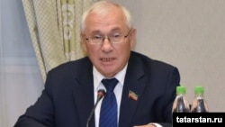 Разил Вәлиев