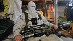 Український військовослужбовець відпочиває на лінії фронту поблизу Авдіївки, що неподалік від окупованого Донецька (архівне фото)