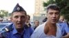 С пятой попытки милиции удалось задержать Бориса Немцова