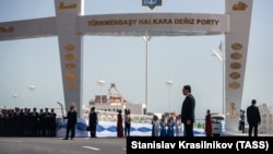Түркмөн президенти Гурбангулы Бердымухамедов  порттун ачылыш аземинде. 2-май, 2018-жыл.