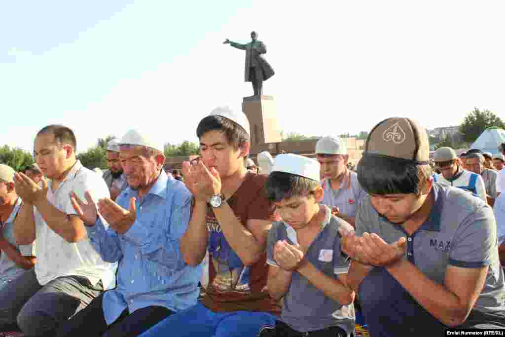 Ош. Общегородская молитва в 2012 году