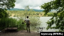 Рибалка на ставку в долині річки Улу-Узень. Алушта, архівне фото