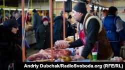 Всередині Житнього ринку, 2017 рік