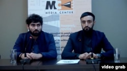 Վրեժ Մկրտումյանը և փաստաբան Արա Ղարագյոզյանը Մեդիա կենտրոնում, արխիվ 