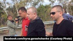 Володимир Жемчугов (у центрі кадру)