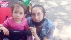 Анна Назарова с дочерью.