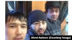 Акбор жана Акрам Азимовдор.