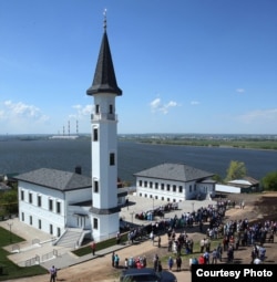 Мәчет тирәсендәге комплекс