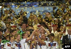 Збірна Німеччини святкує перемогу