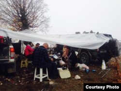 В одной и той же компании могут находиться люди от 18 до 60 лет.