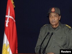 Египеттин куралдуу күчтөрүнүн Жогорку Кеңешинин төрагасы, фелд-маршал Хусейн Тантави 22-ноябрда элге кайрылып, сөз сүйлөөдө.