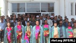 تعدادی از پیلوت های که از سوی مقامات جوزجان مورد تقدیر قرار گرفتند.