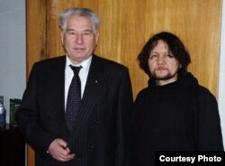 Жазуучу Чыңгыз Айматов менен.