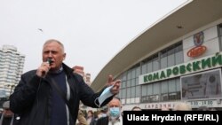 Мікола Статкевіч у 2020 годзе, калі зьбіралі подпісы для рэгістрацыі кандыдатаў на прэыздэнта. Ілюстрацыйнае фота 