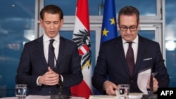 Себастьян Курц менен чуулгандуу видеого катышкан Хайнц-Кристиан Штрахе, 2017-жылдын декабрь айы.