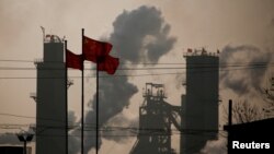 Кытайдын Хэбэй провинциясындагы болот өндүргөн ишкана. 2017-жылкы сүрөт.