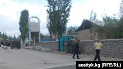 Приграничное село Апкан (Кыргызстан).