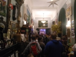 В фойе "Коляда-театра"