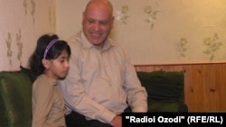 Мариям чоң атасы менен